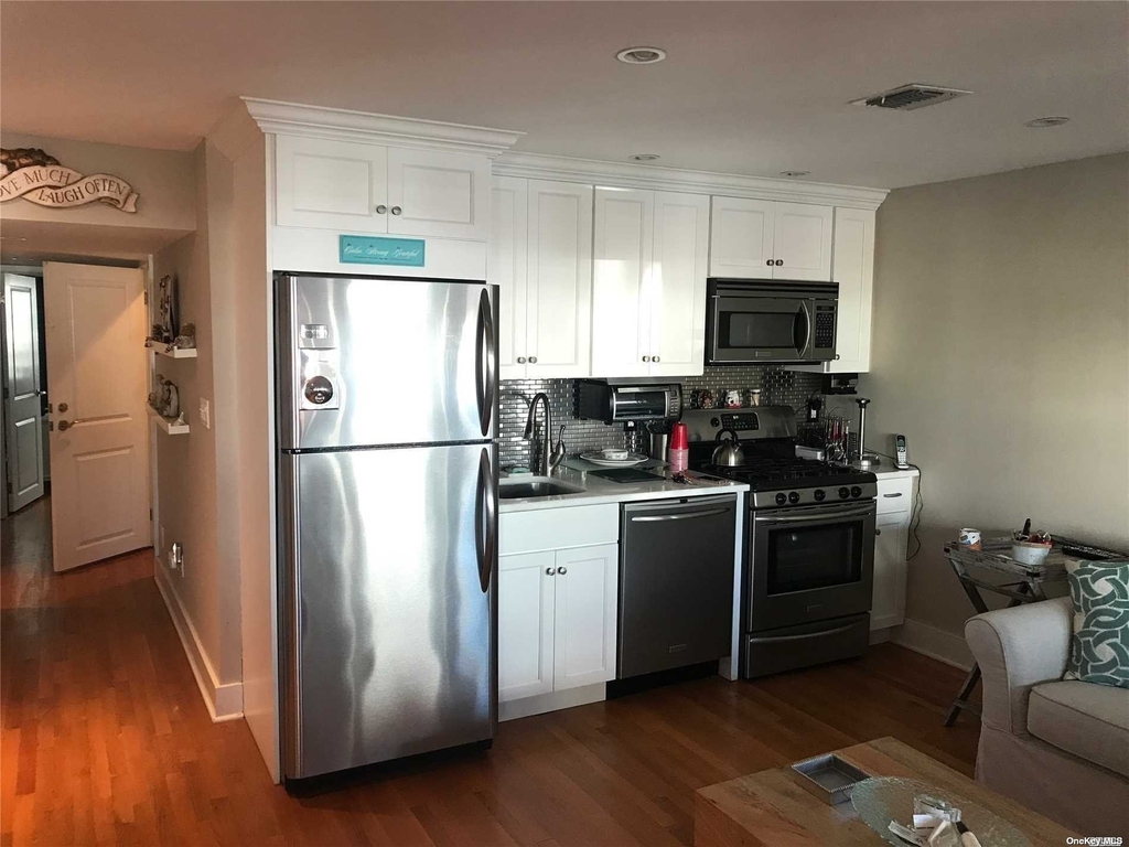 24 Buffalo Avenue - Photo 4