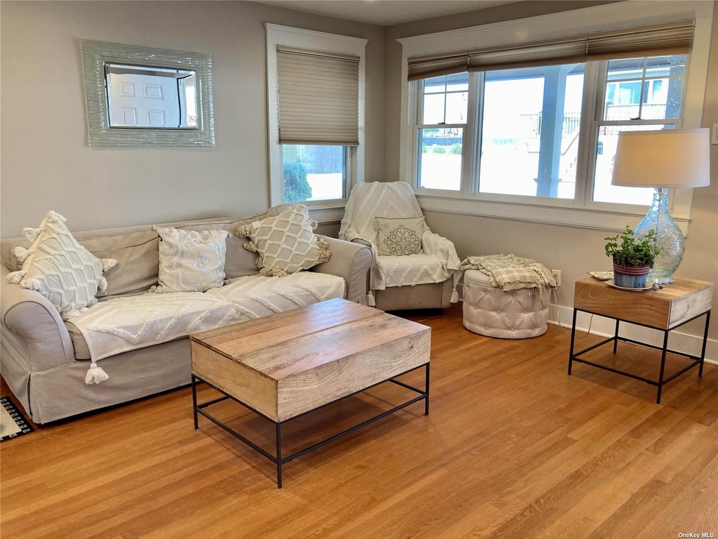 24 Buffalo Avenue - Photo 1