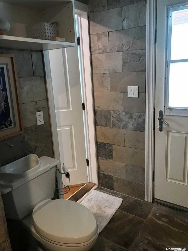 24 Buffalo Avenue - Photo 8