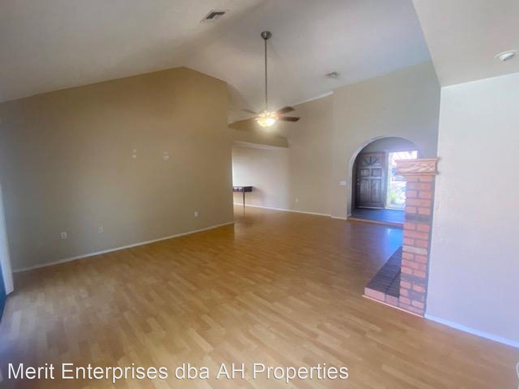 1249 E Laurel Ave - Photo 11