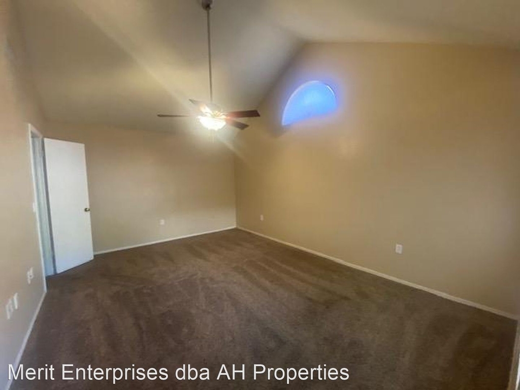 1249 E Laurel Ave - Photo 21