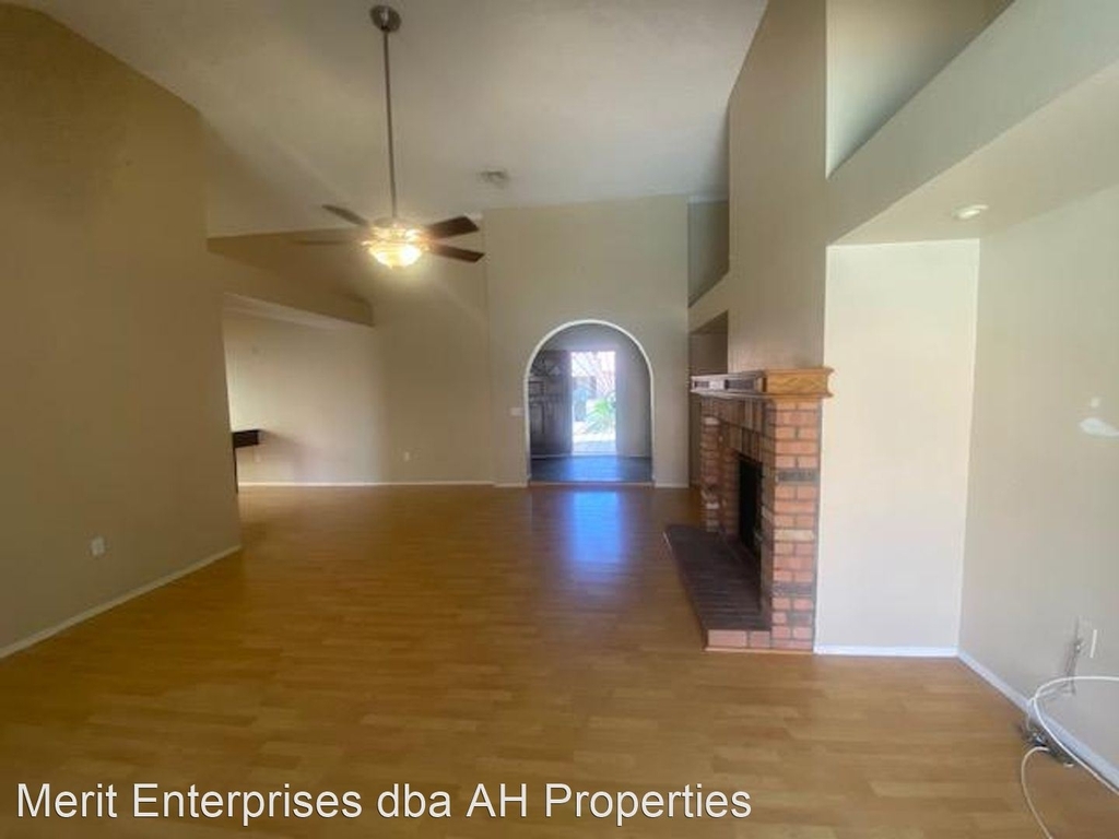 1249 E Laurel Ave - Photo 10