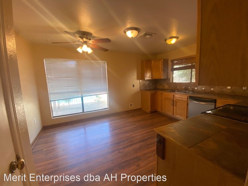 1249 E Laurel Ave - Photo 18