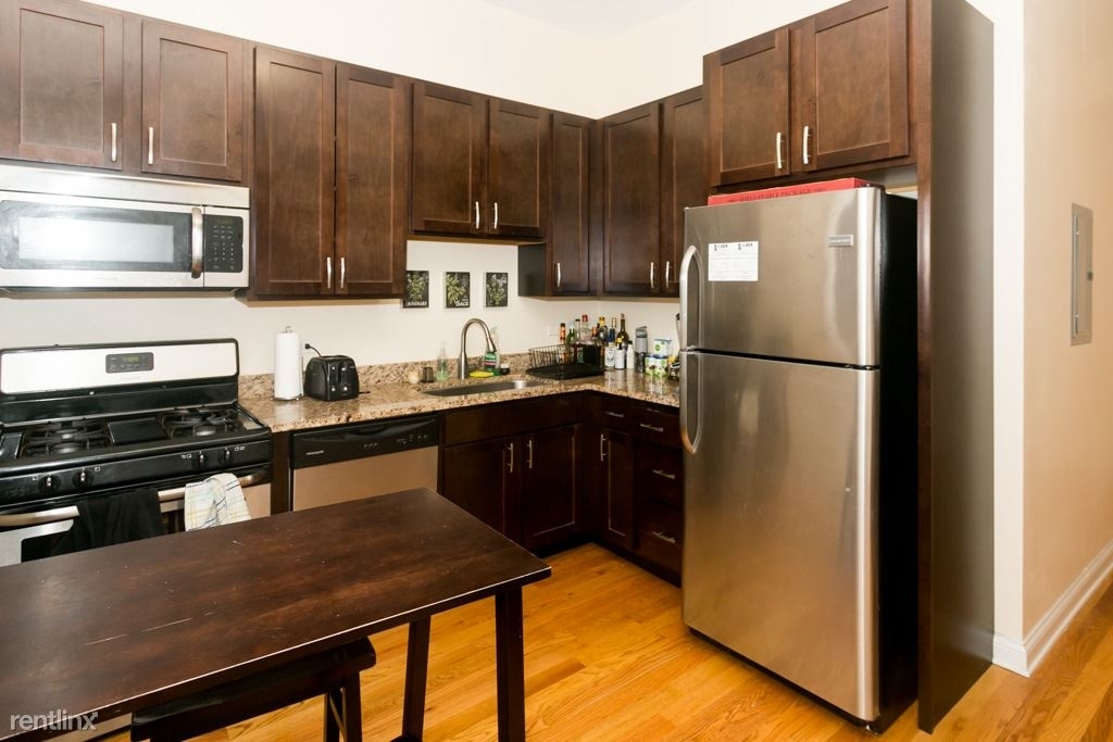 1758 W. Montrose, Unit 3 - Photo 1