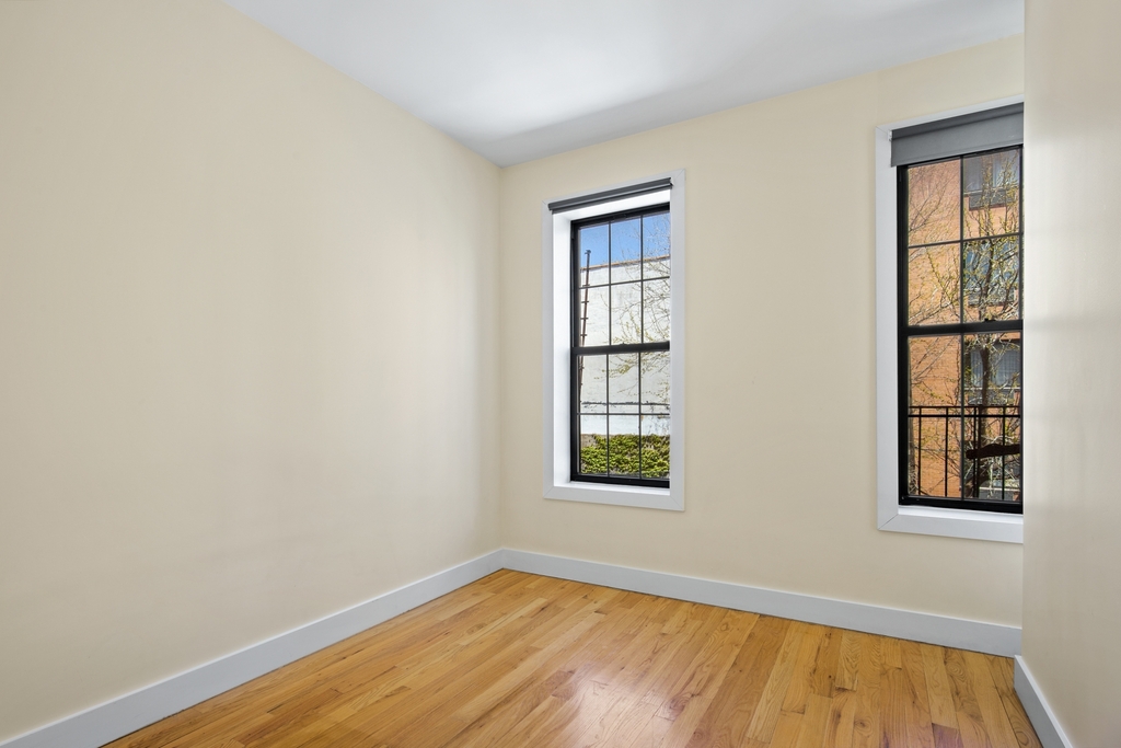 133 23rd Street - Photo 3