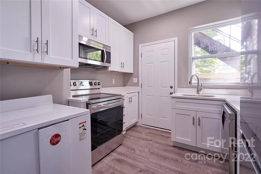 217 Circle Avenue - Photo 1