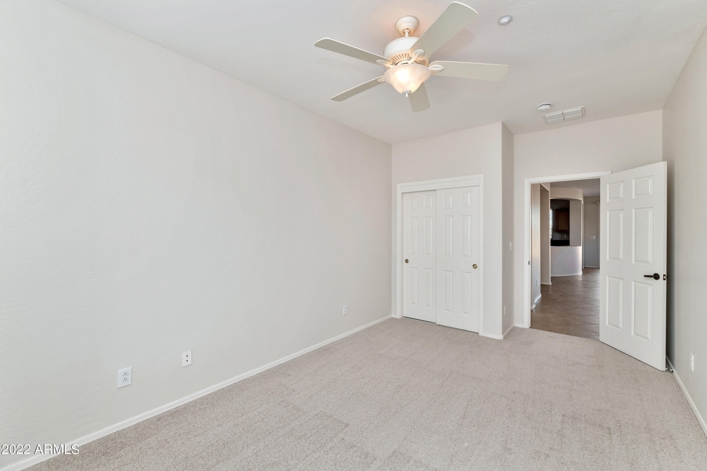 40834 N Noble Hawk Way - Photo 18