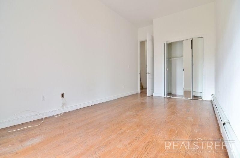 1520 Lincoln Pl - Photo 2