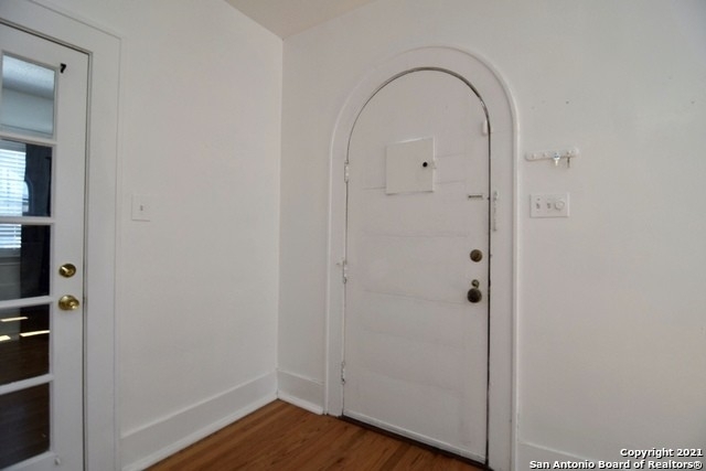 205 Eleanor Ave - Photo 3