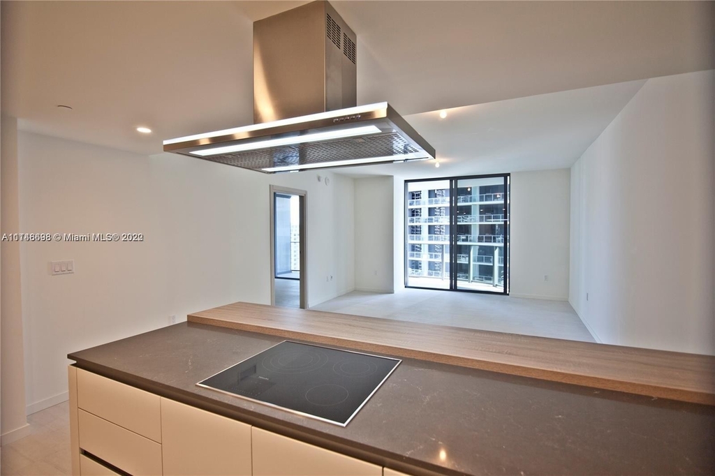 1000 Brickell Plz - Photo 1