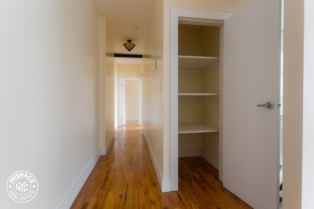 381 Berry Street - Photo 2