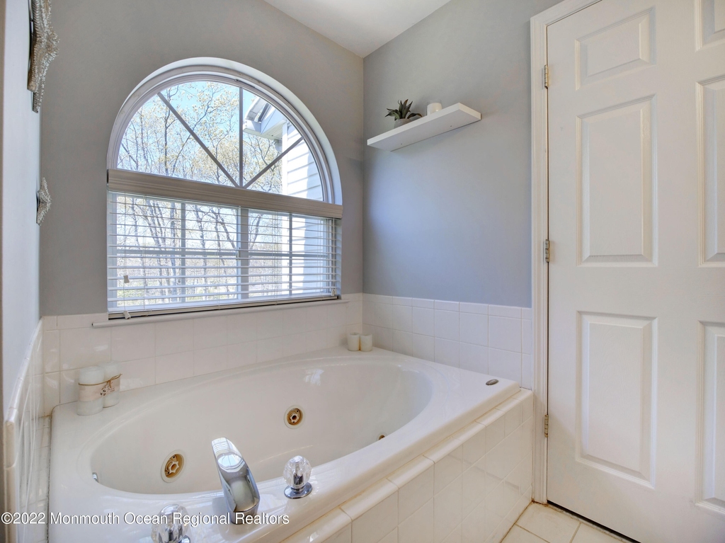 19 Saratoga Court - Photo 18