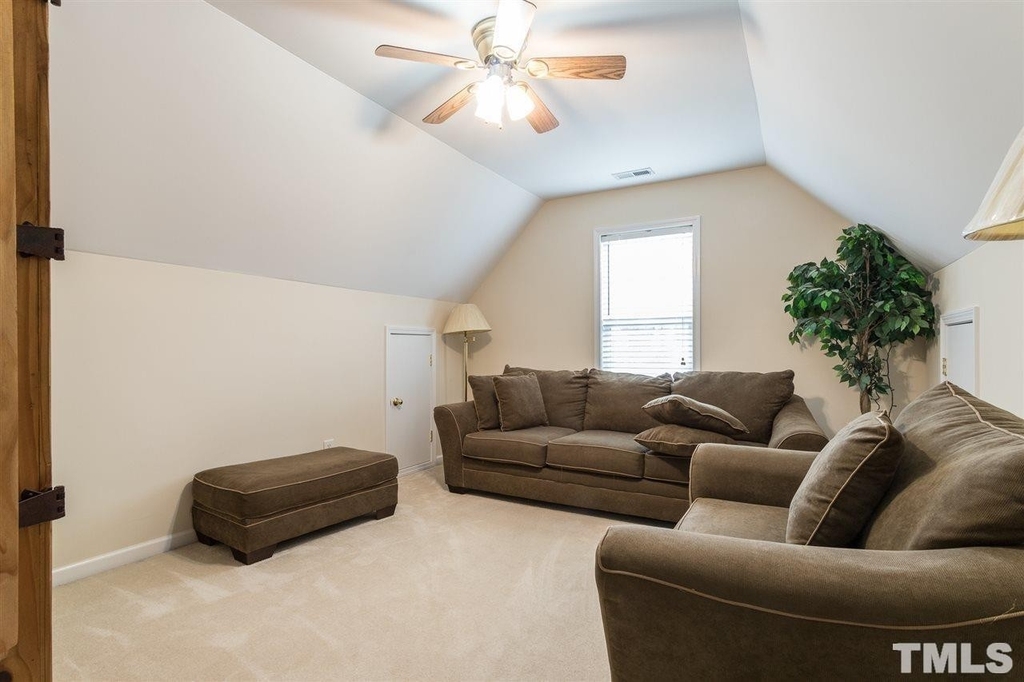 2720 Cabochon Diamond Court - Photo 21