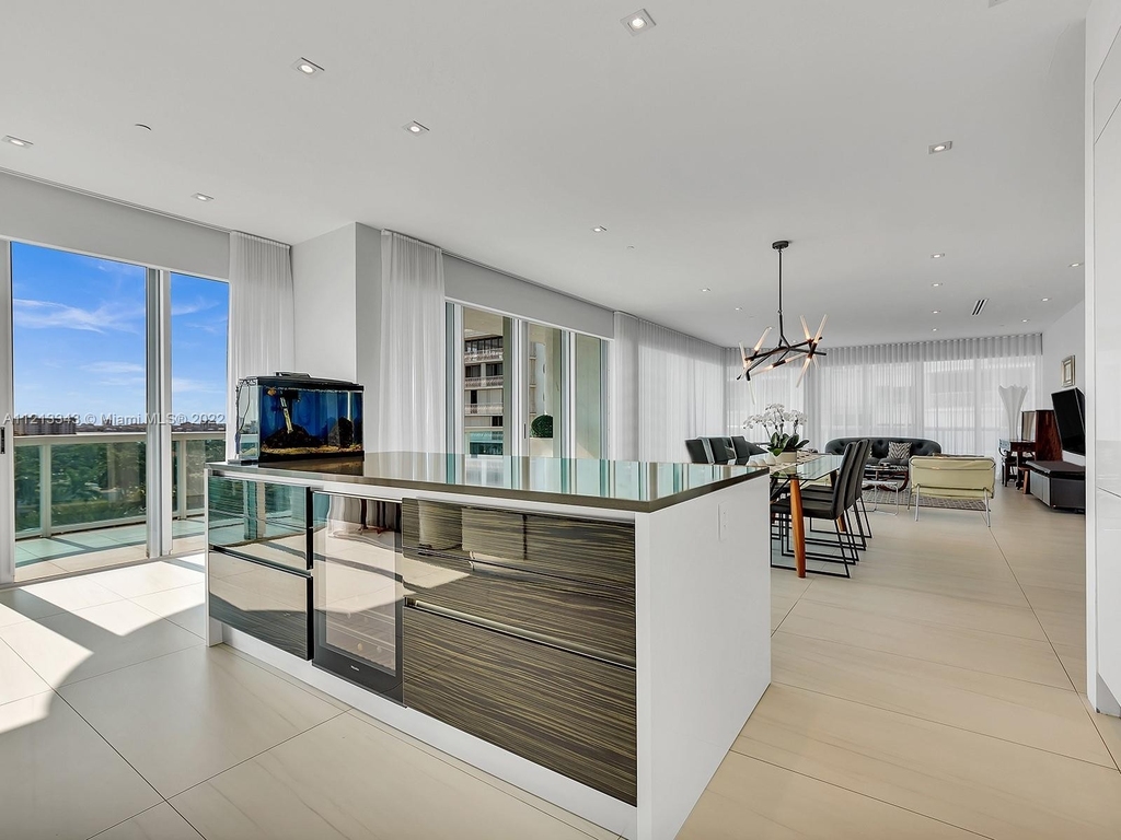 10101 Collins Ave - Photo 3