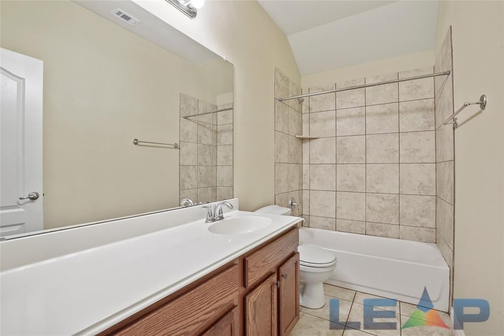 2364 Collin Drive - Photo 3