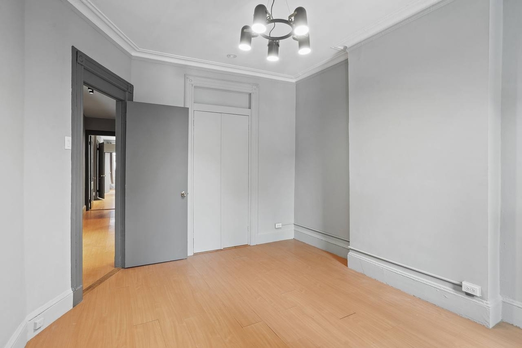 336 West 47th Street - Photo 2