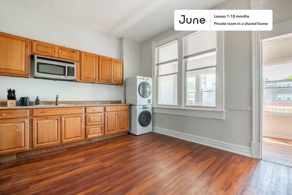 2139 West Chicago Avenue - Photo 18