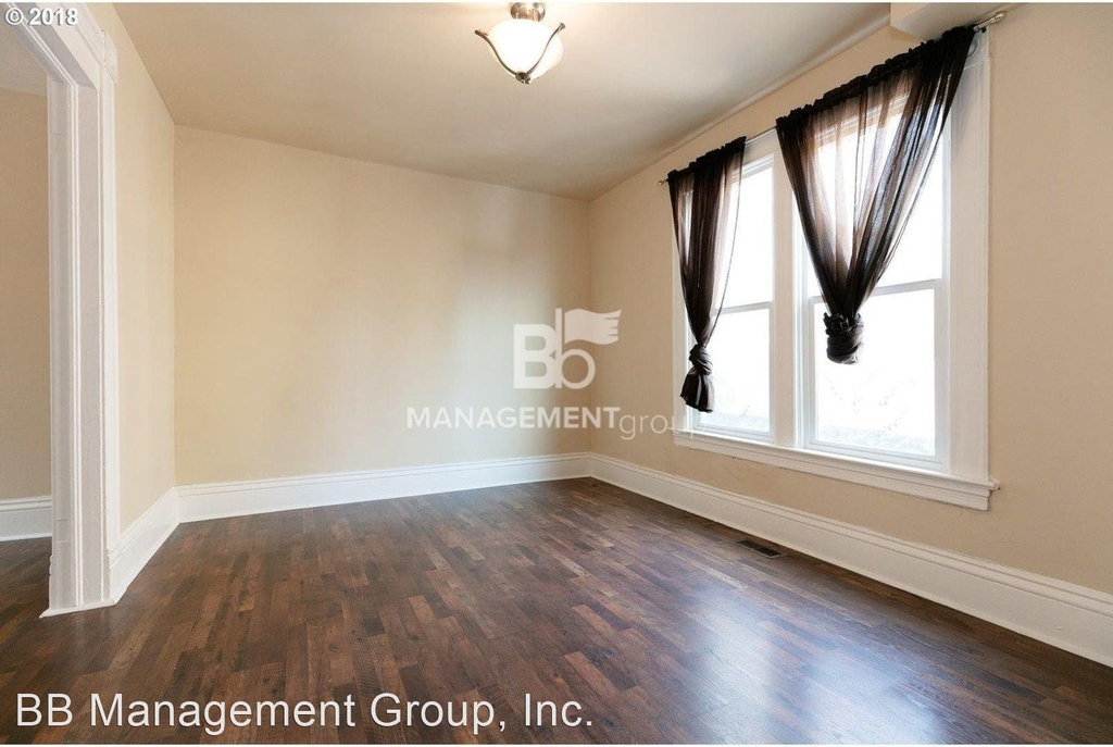 655 Sw Sherman Street - Photo 2