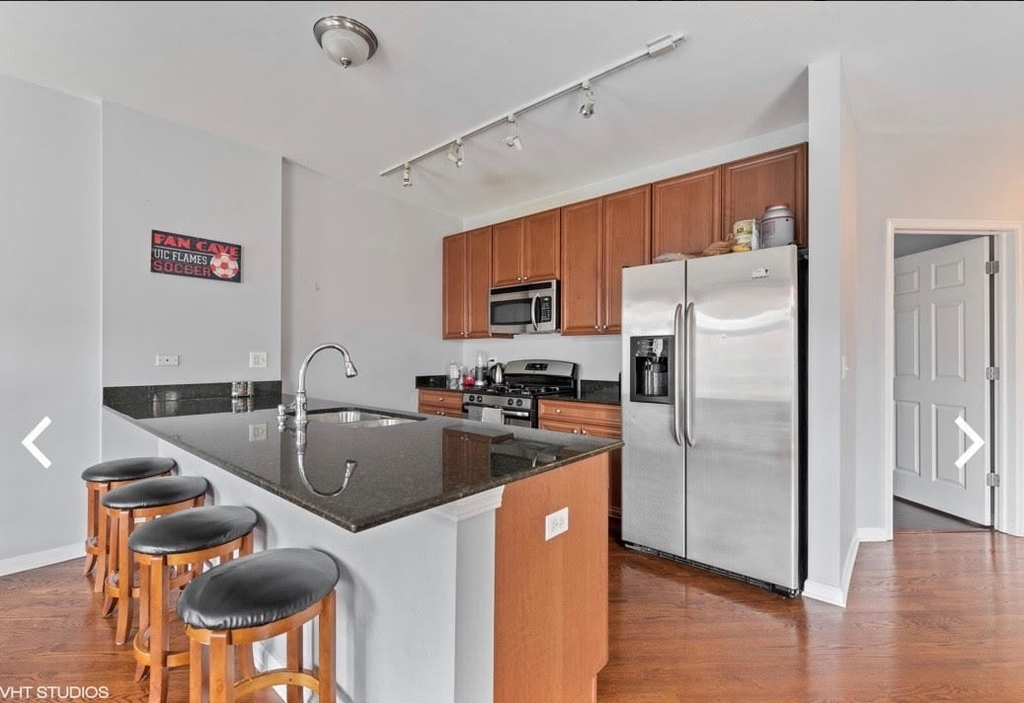 1407 S Halsted Street - Photo 2