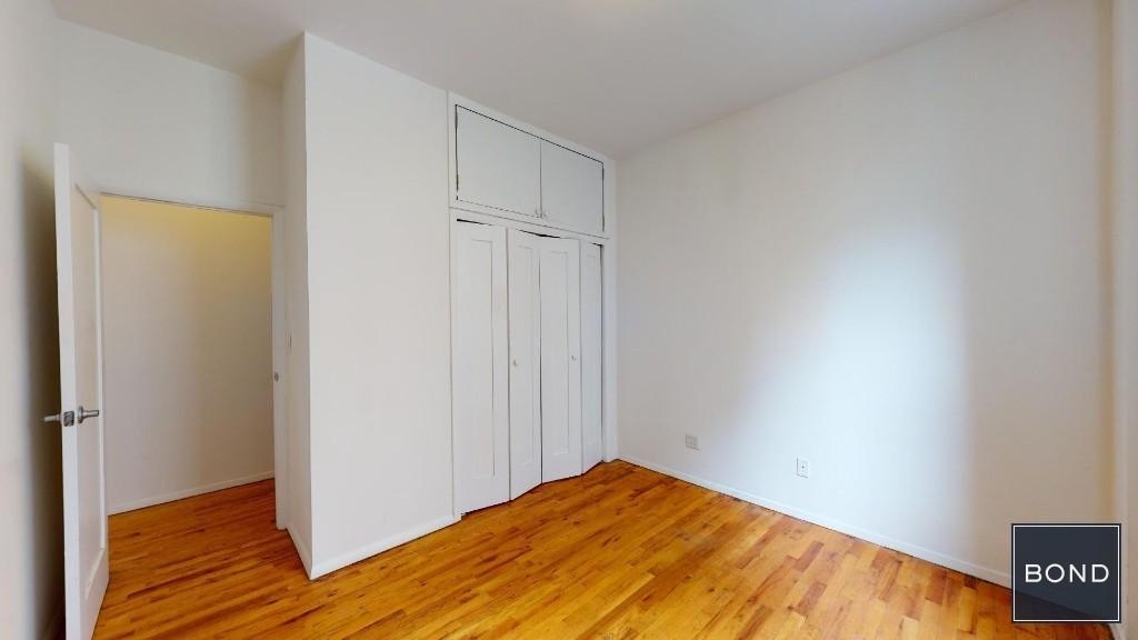 1297 Lexington Avenue - Photo 4