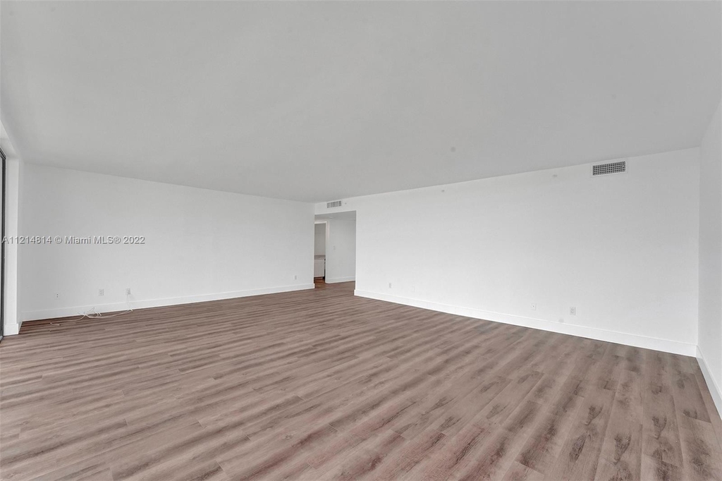 11113 Biscayne Blvd - Photo 11