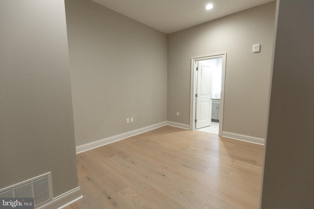 1411 Walnut Street - Photo 16