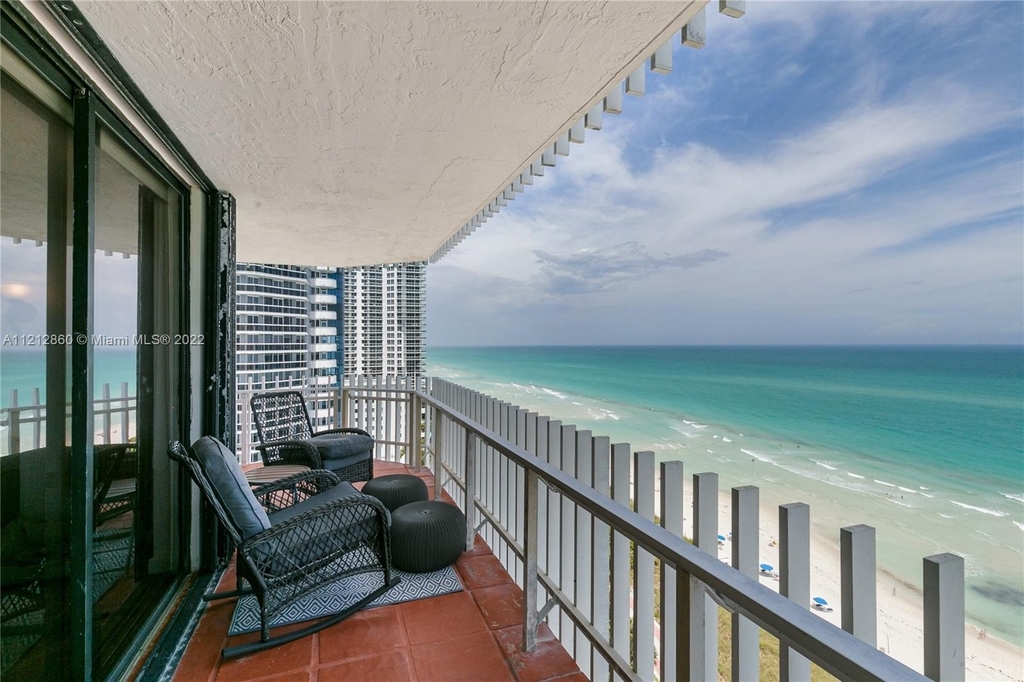 6061 Collins Ave - Photo 1