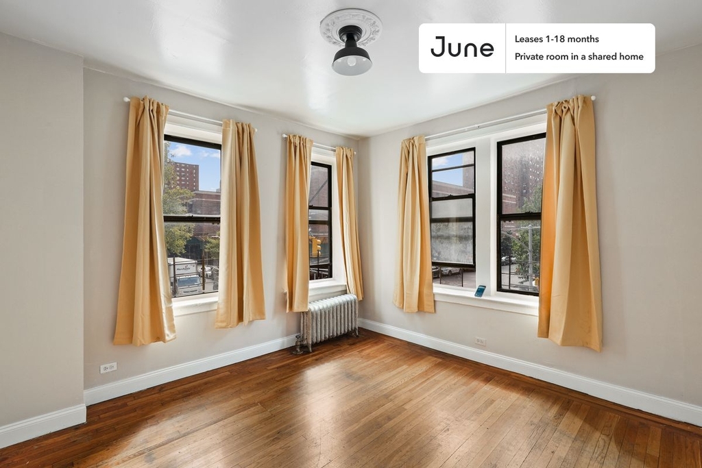 23 East 109th Street - Photo 1