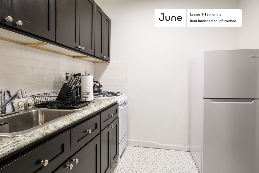 154 West 76th Street - Photo 2