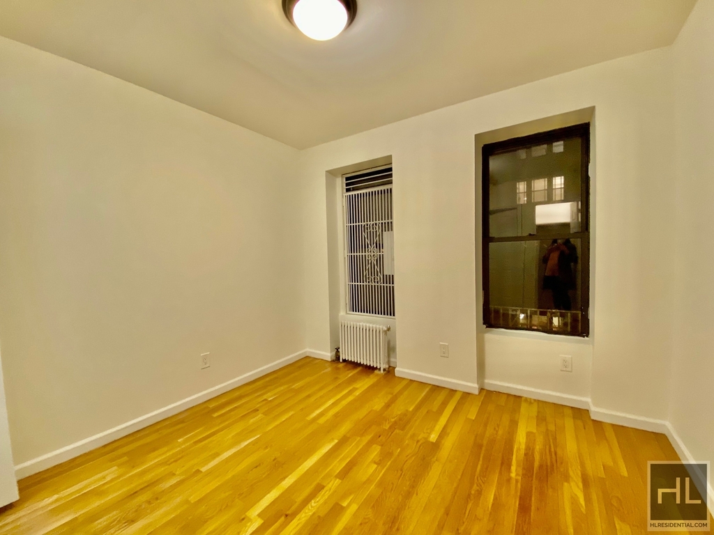 East 82 Street - Photo 2