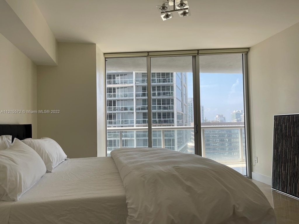 475 Brickell Ave - Photo 2