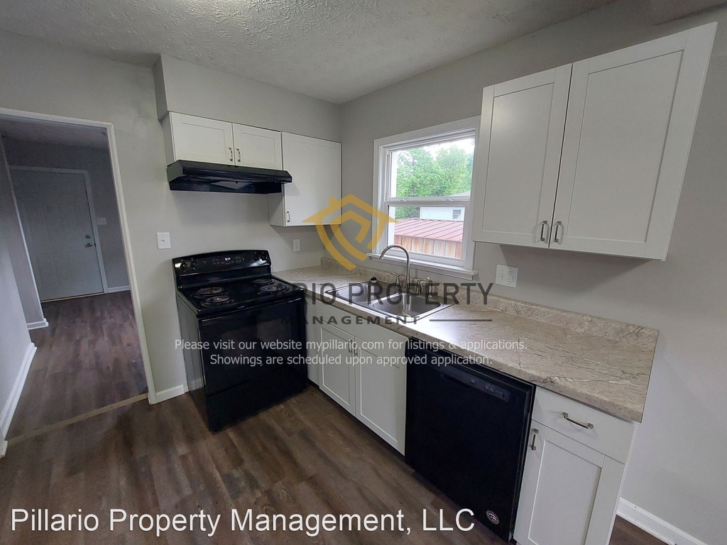 306 N Harbison Ave - Photo 10