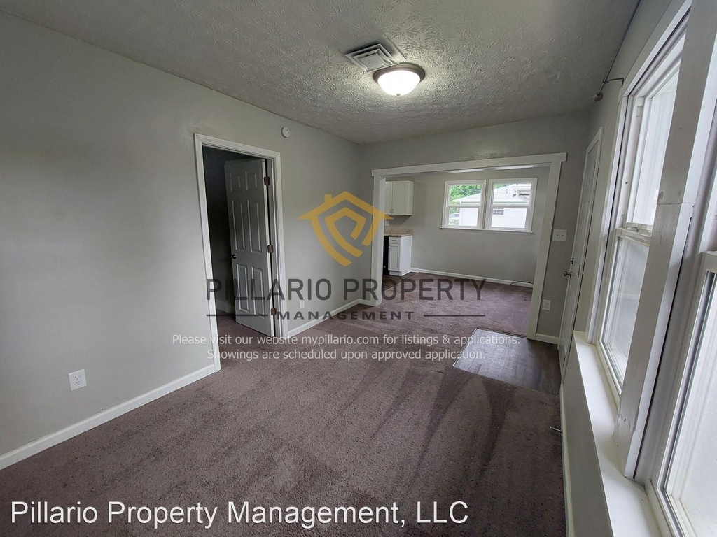 306 N Harbison Ave - Photo 3