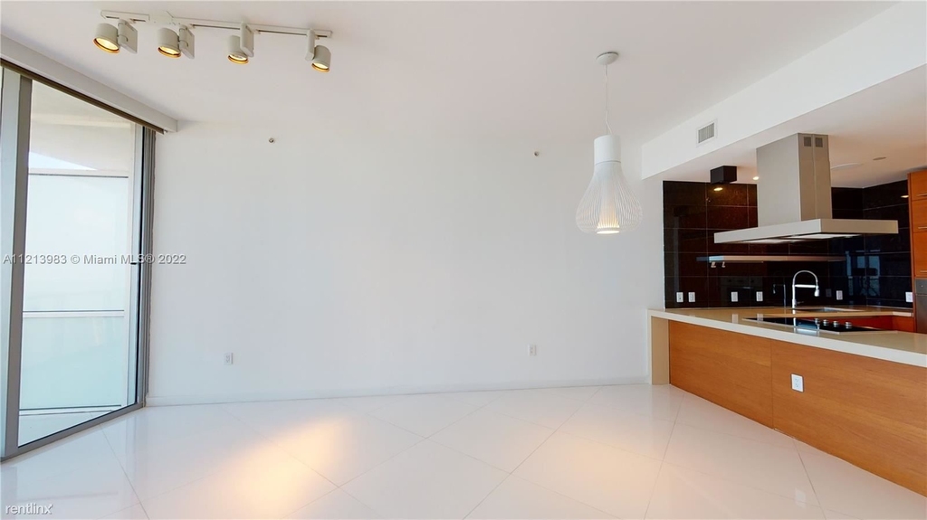 1100 Biscayne Blvd - Photo 7