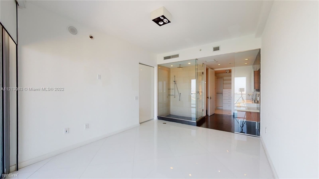 1100 Biscayne Blvd - Photo 11