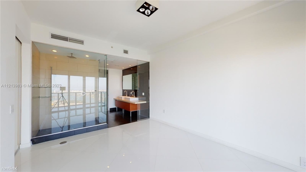 1100 Biscayne Blvd - Photo 12