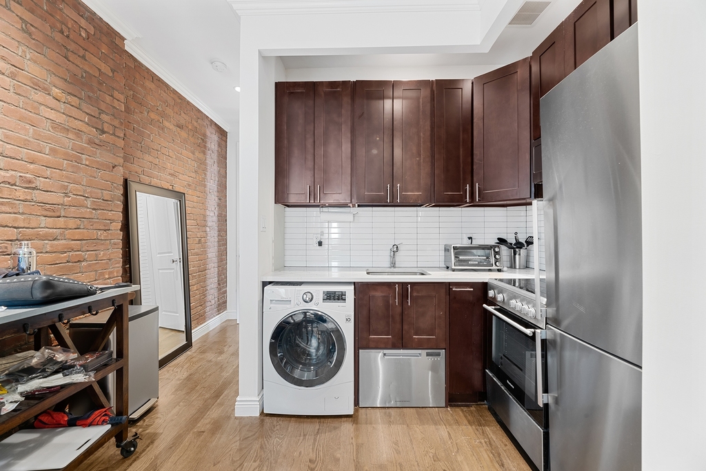 223 Mott Street - Photo 4