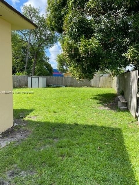 1722 Nw 50th St - Photo 11