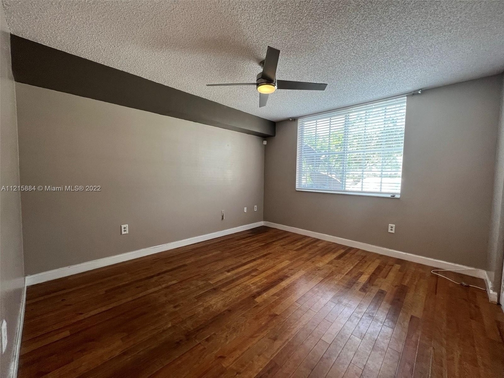 2133 Renaissance Blvd - Photo 5