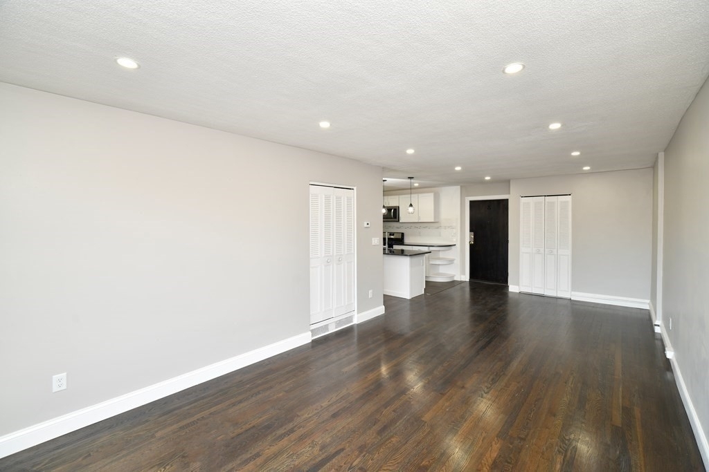 800 Hyde Park Avenue - Photo 5