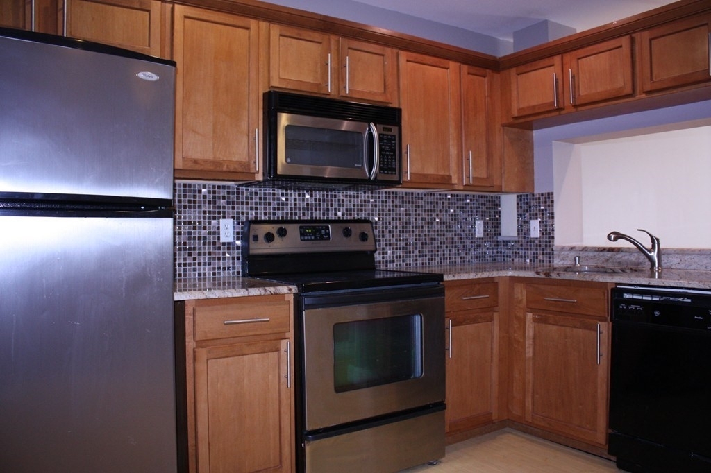 240 Heath St. Unit105 - Photo 11