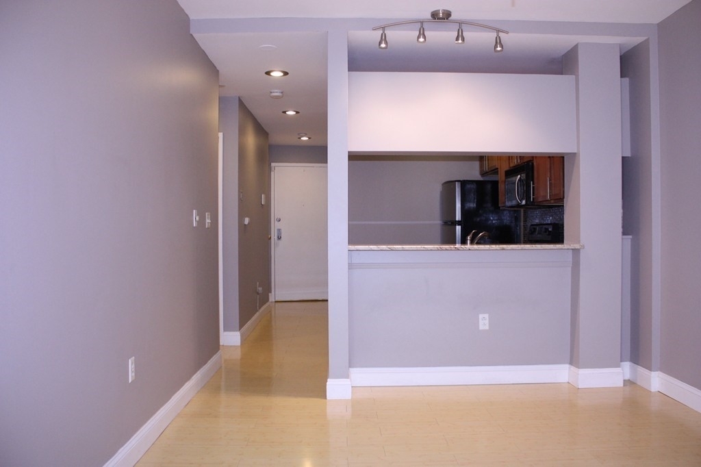 240 Heath St. Unit105 - Photo 5