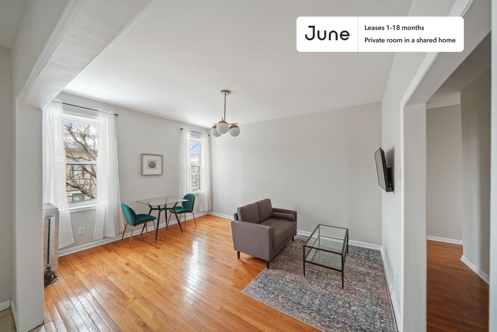 327 East 22nd Street - Photo 4