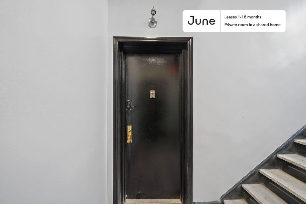 327 East 22nd Street - Photo 10