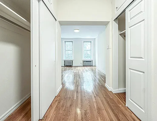 East 81st Street - Photo 3