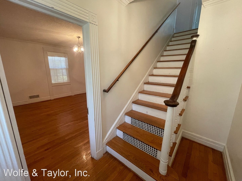 926 Maple Street - Photo 2