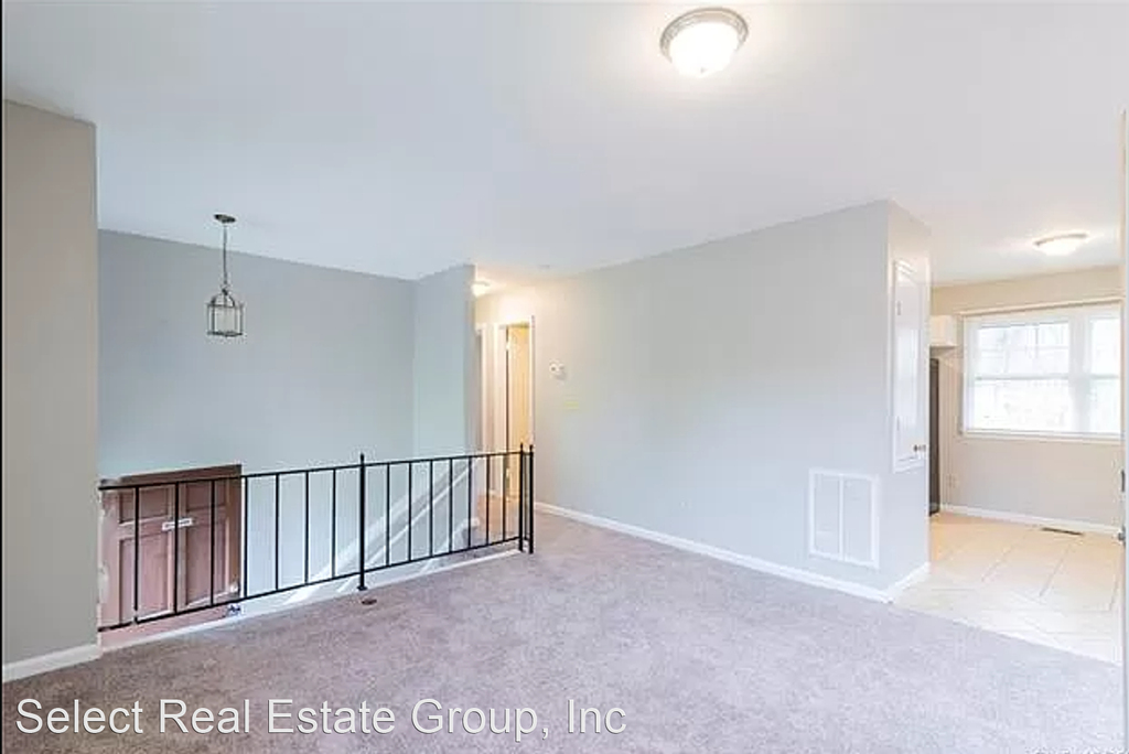 8220 Willowlake Court - Photo 10