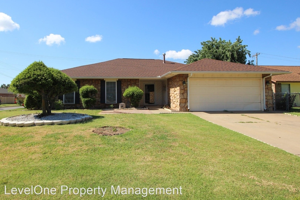 2108 Rockypoint Drive - Photo 0