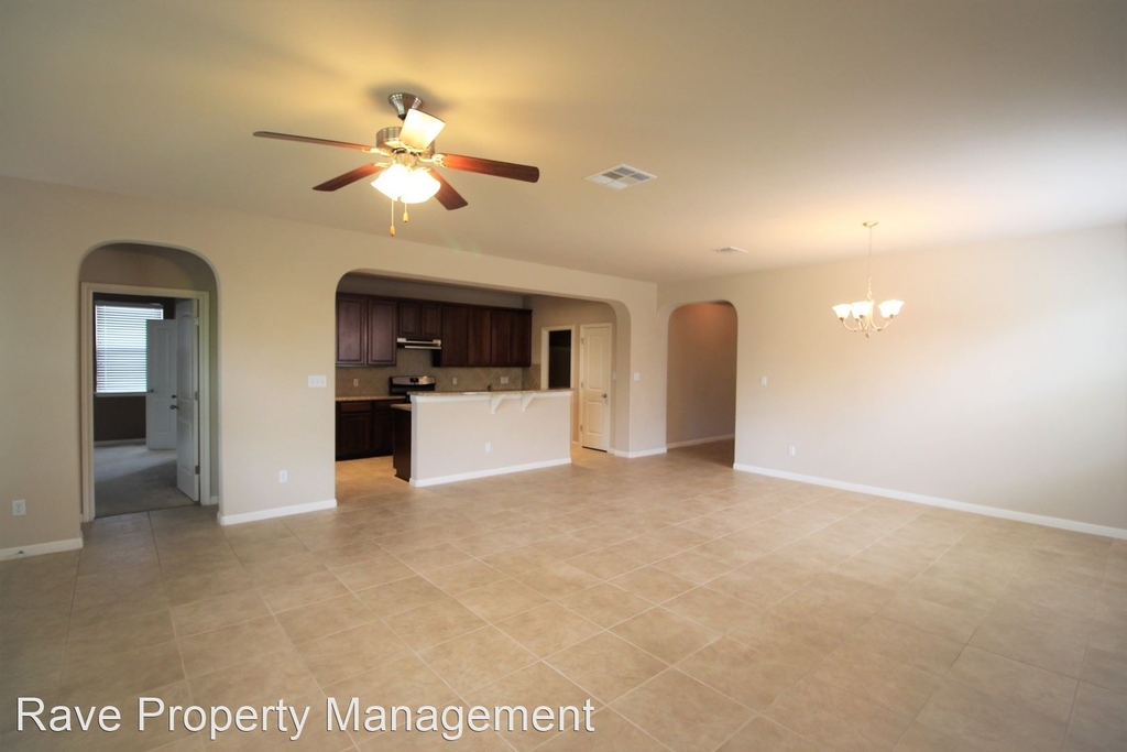 2110 Constellation Drive - Photo 3