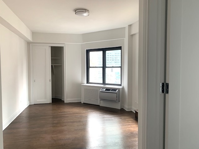 157 East 57th Street - Photo 8